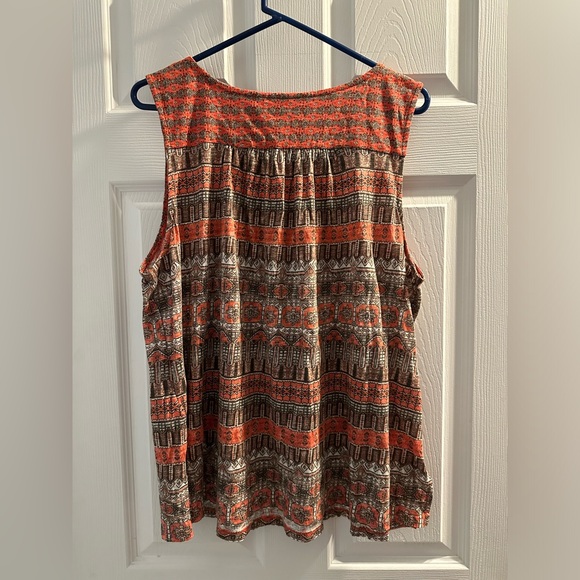 LUCKY BRAND Women’s XL Split Neck Sleeveless Top with Tassle - Picture 2 of 3